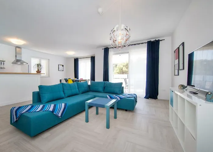 アパート Tamburini ロヴィニ